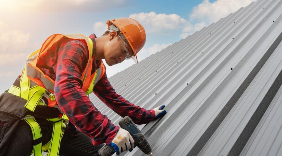 Professional gutter cleaning in Provencal, LA